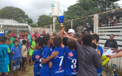 Projeto Bola de Gude ganha Copa de Futebol de campo das categorias de base