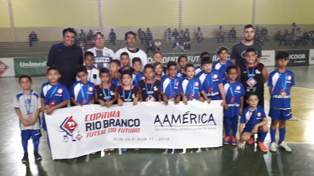 Participação especial dos Alunos do projeto Bola de Gude na Copa Inconfidentes Futsal Band